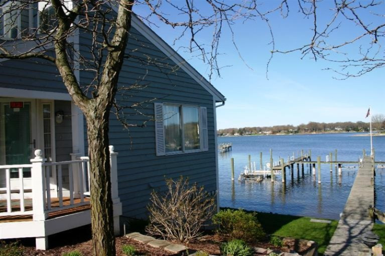 17495 North Fruitport Road Spring Lake, MI 49456 - Photo 1 of 11 Primary Photo