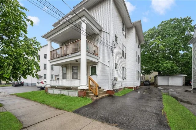 $2,100 | 16 Radcliffe Avenue, Unit 3, Providence, RI 02908