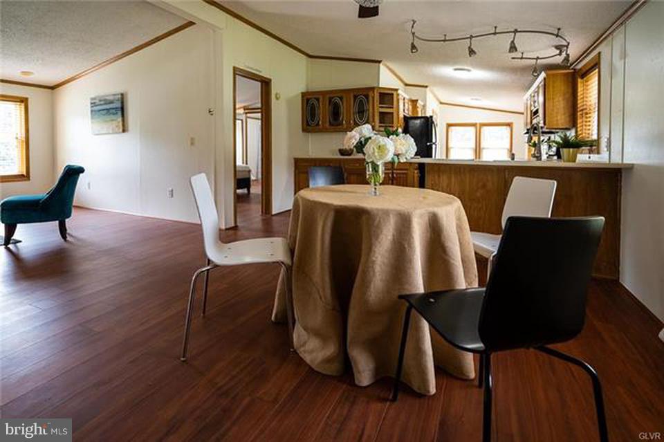 366 Barrington Road Macungie, PA 18062 - Photo 6 of 24 Gallery Image 6