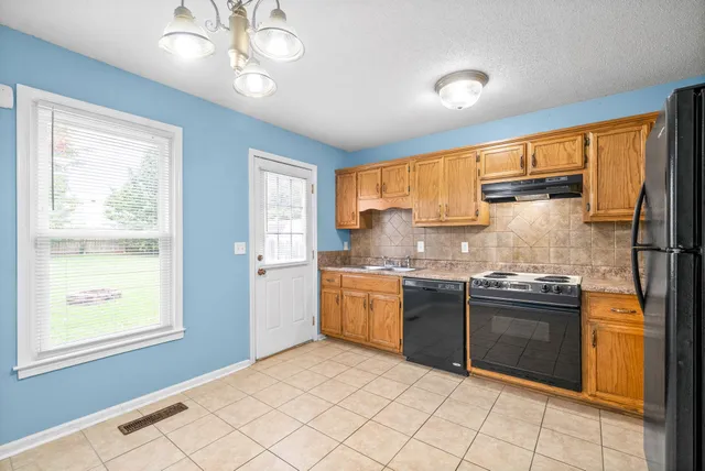 $1,350 | 1878 Crestmont Court, Clarksville, TN 37042