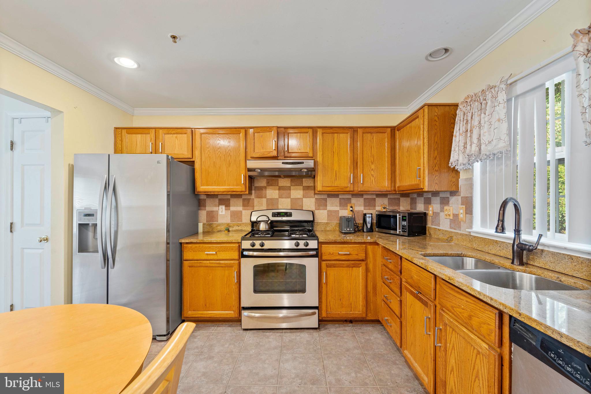 7501 Val Lane District Heights, MD 20747 - Photo 7 of 32