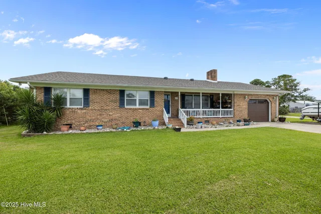 $440,000 | 198 Mary Ella Road, Harkers Island, NC 28531