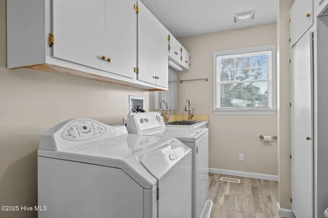 $440,000 | 198 Mary Ella Road, Harkers Island, NC 28531