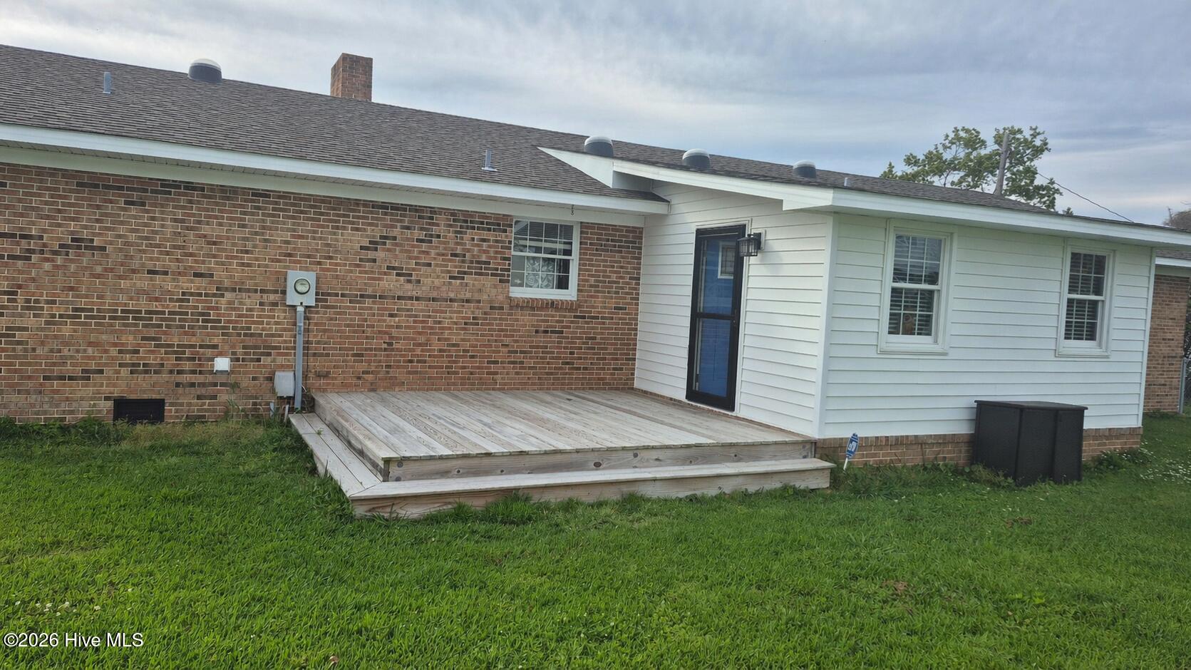 198 Mary Ella Road Harkers Island, NC 28531 - Photo 18 of 44 CONTENTS VIRTUALLY REMOVED