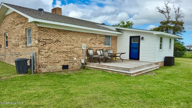 $440,000 | 198 Mary Ella Road, Harkers Island, NC 28531