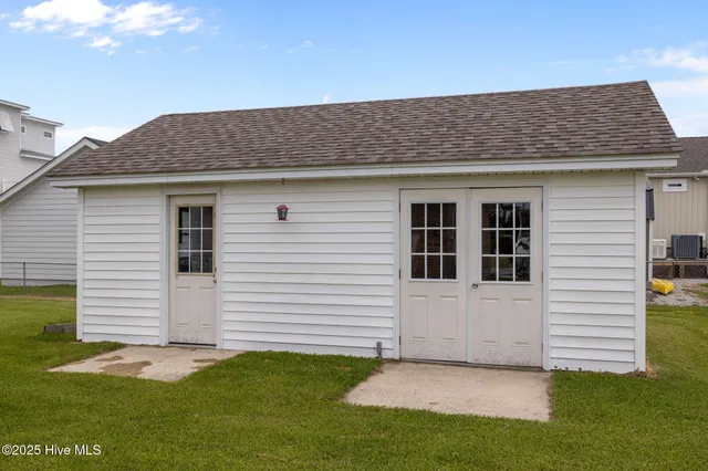 $440,000 | 198 Mary Ella Road, Harkers Island, NC 28531