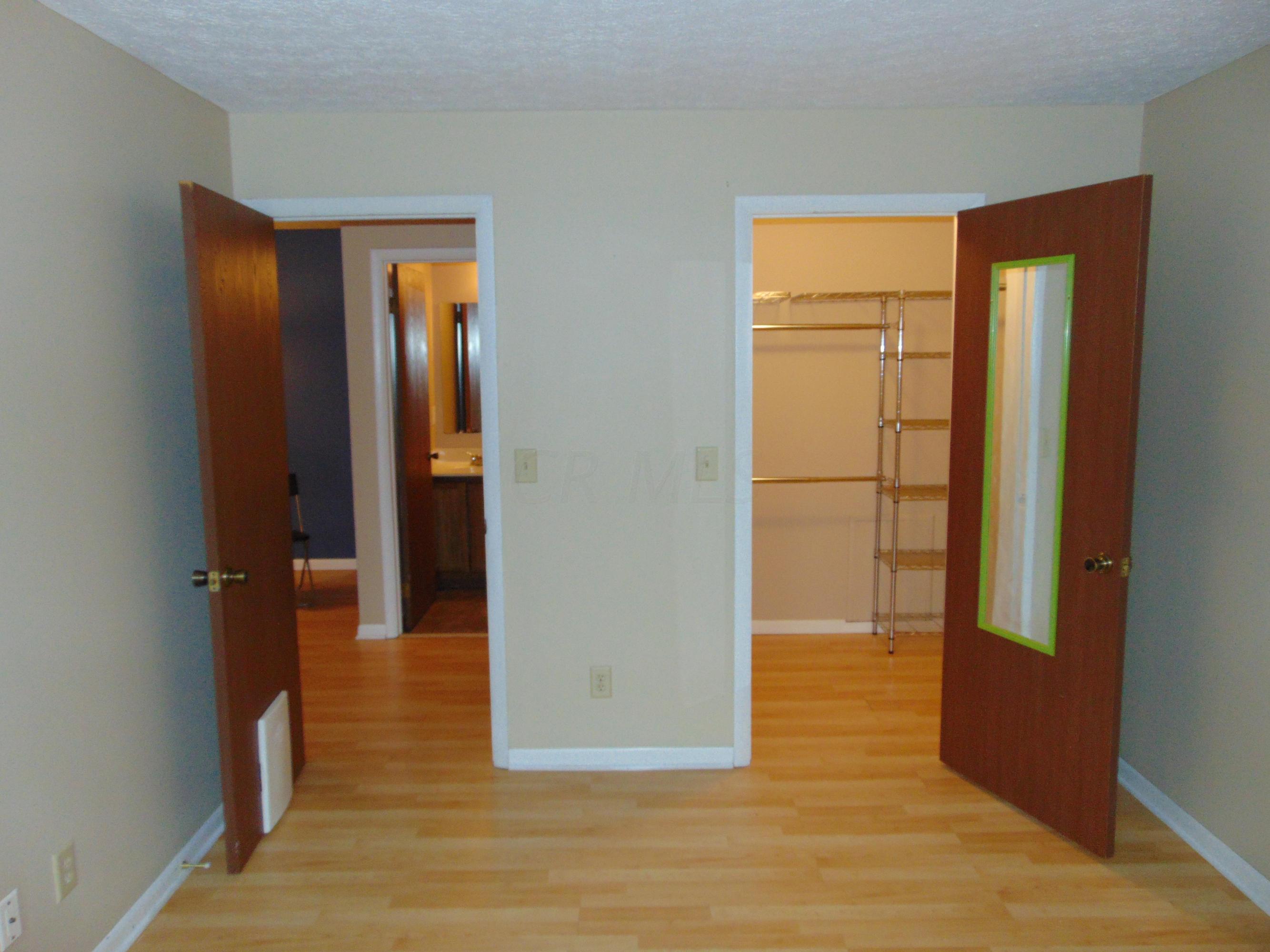 2233 Hedgerow Road, Unit 2233F Columbus, OH 43220 - Photo 6 of 15