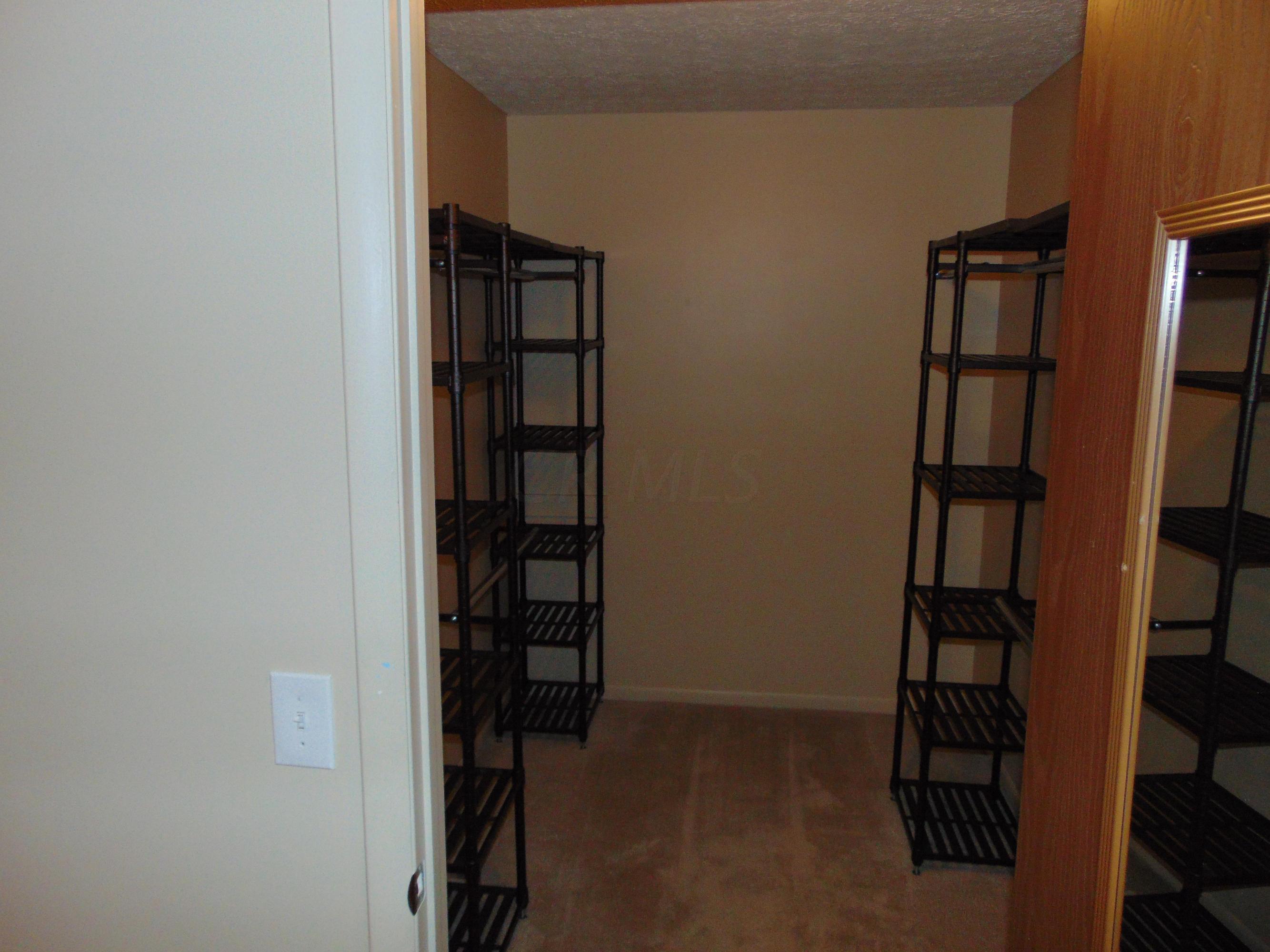 2233 Hedgerow Road, Unit 2233F Columbus, OH 43220 - Photo 10 of 15
