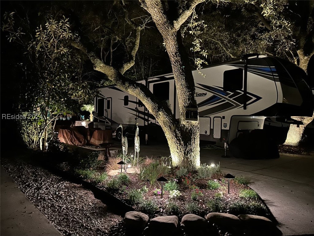 43B Jenkins Island Road Hilton Head Island, SC 29926 - Photo 10 of 19 View of side of property