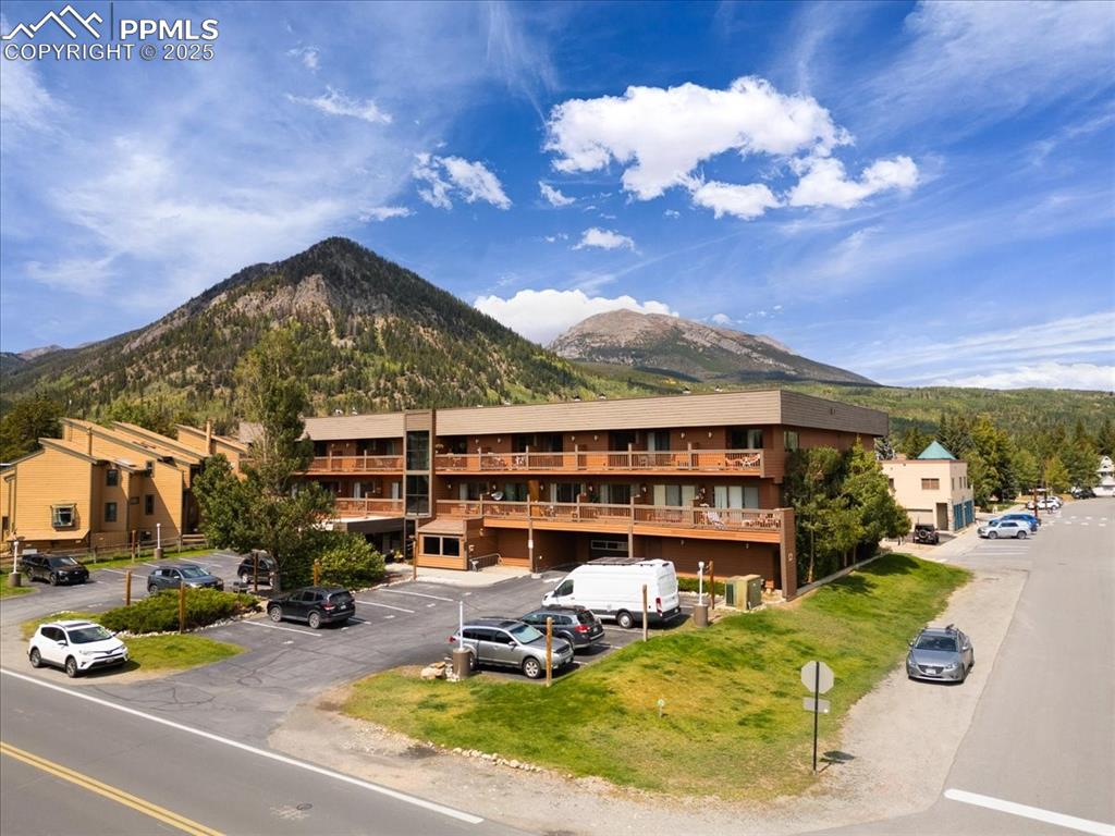 a view of a patio with swimming pool of the house