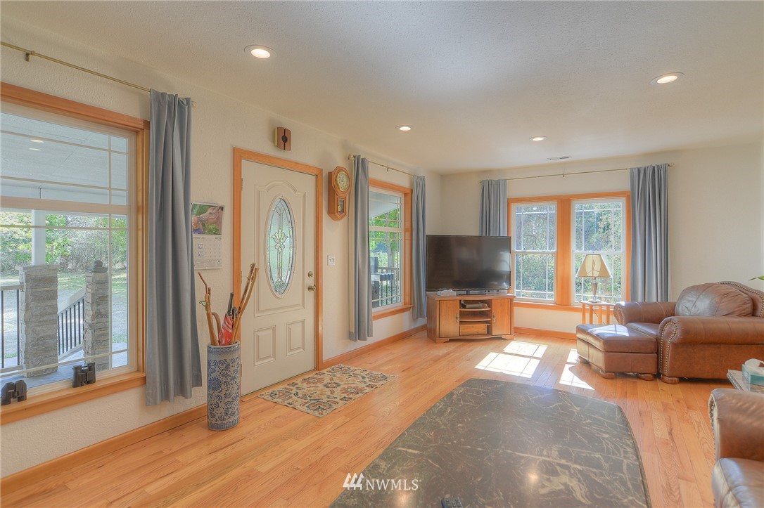 19015 Denmark Street Southwest Rochester, WA 98579 - Photo 4 of 25