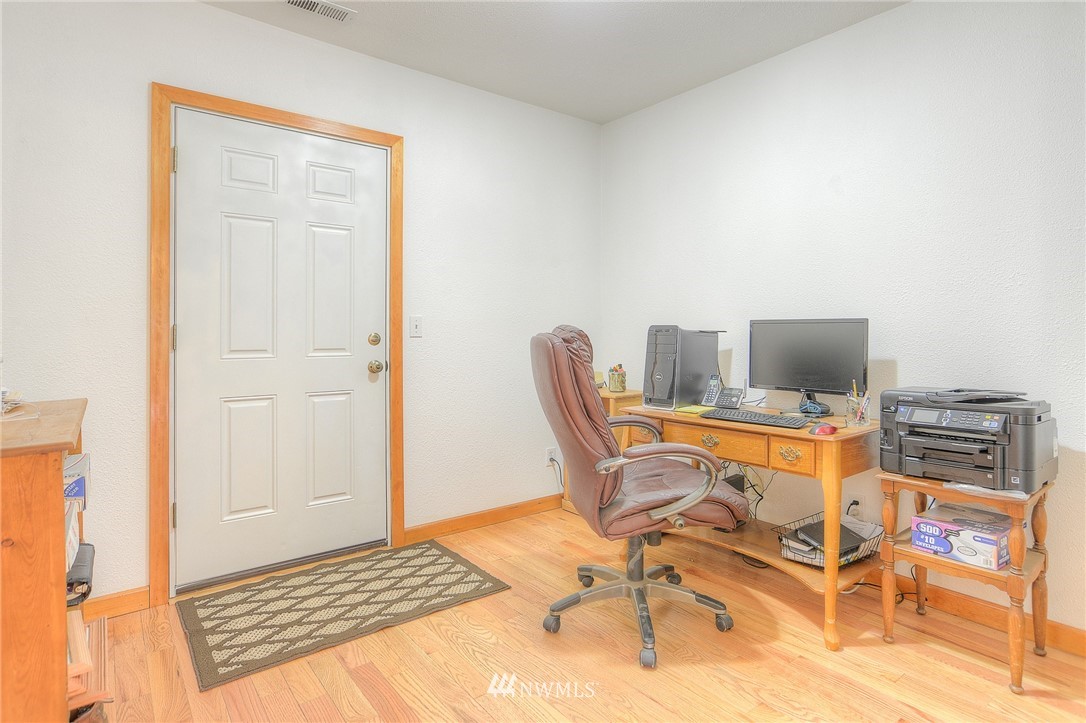 19015 Denmark Street Southwest Rochester, WA 98579 - Photo 5 of 25