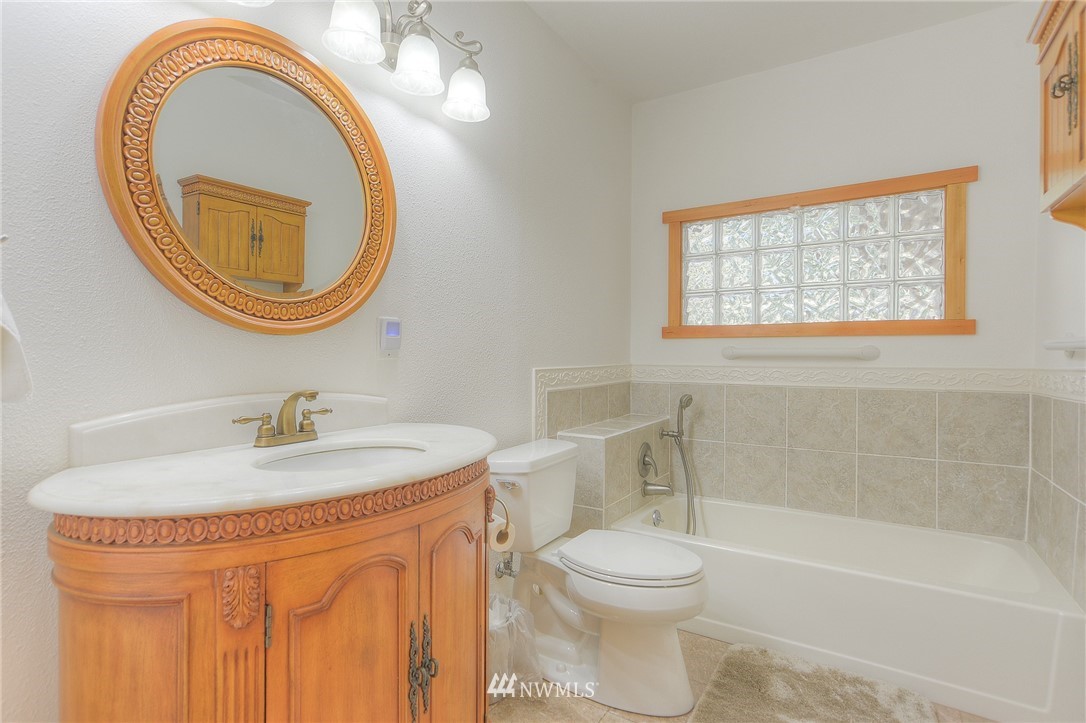 19015 Denmark Street Southwest Rochester, WA 98579 - Photo 6 of 25