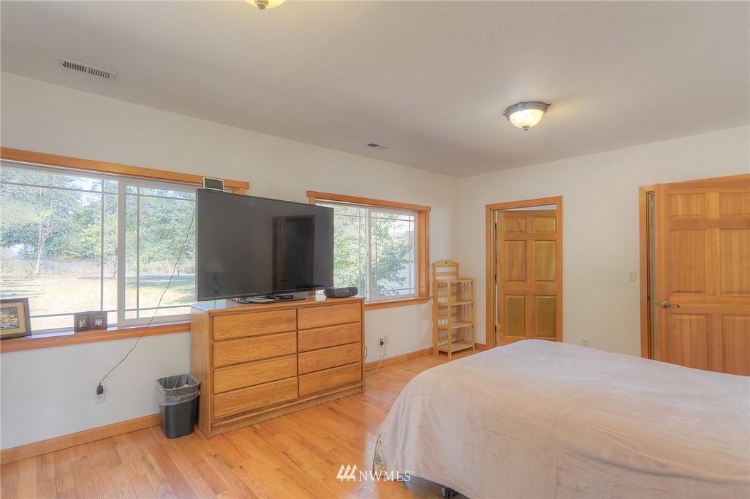 19015 Denmark Street Southwest Rochester, WA 98579 - Photo 8 of 25