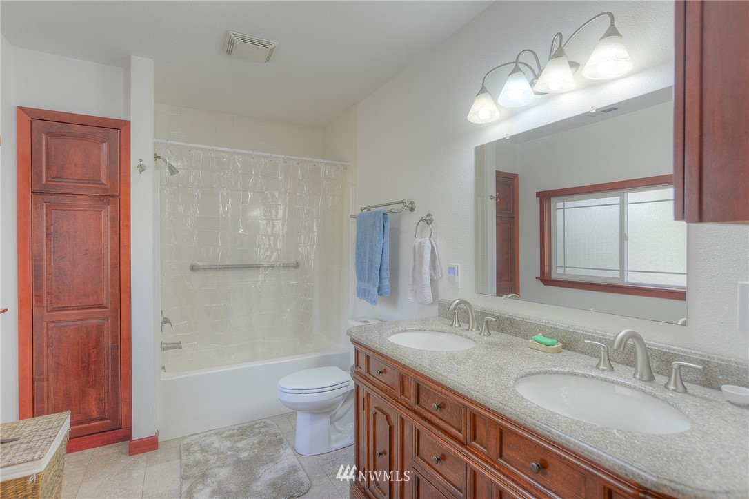 19015 Denmark Street Southwest Rochester, WA 98579 - Photo 9 of 25