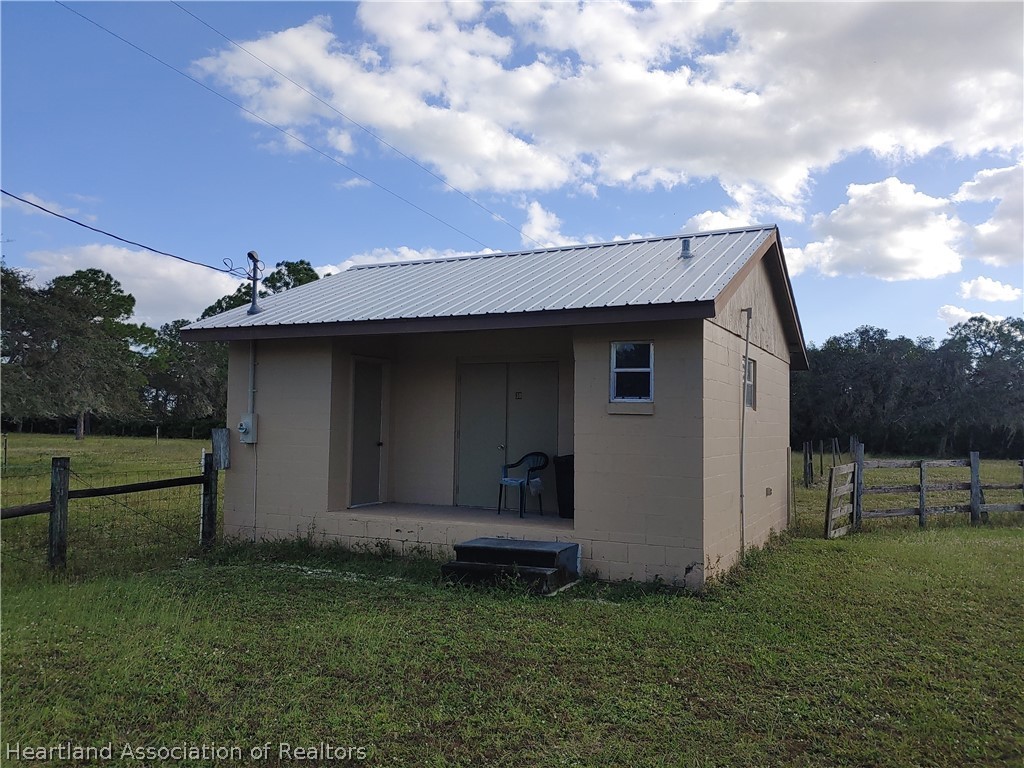 30 Williams Road Lake Placid, FL 33852 - Photo 5 of 8 Gallery Image 5