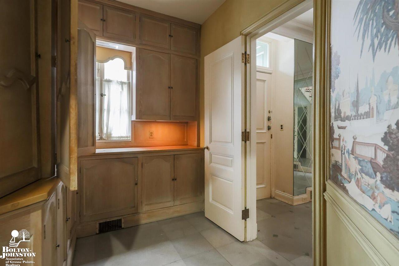 193 Ridge Road Grosse Pointe Farms, MI 48236 - Photo 9 of 60
