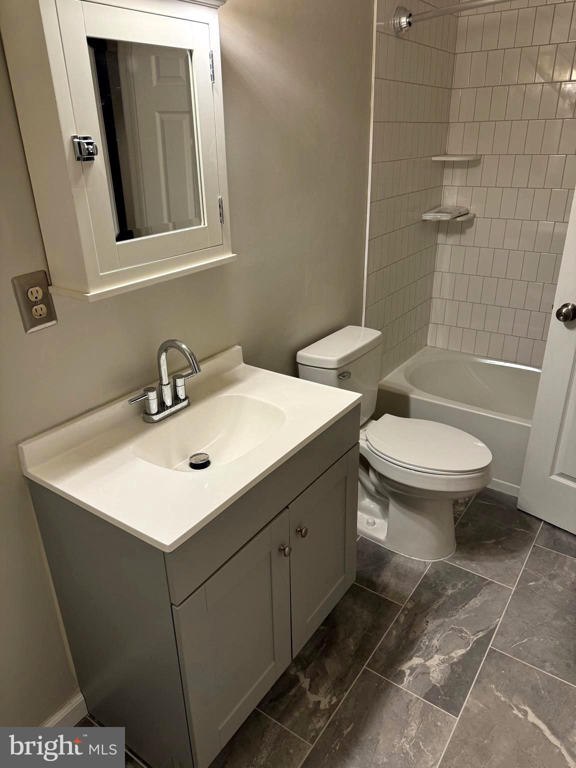 102 Gregorys Way, Unit 102 Voorhees, NJ 08043 - Photo 12 of 31 New Full size tub/shower