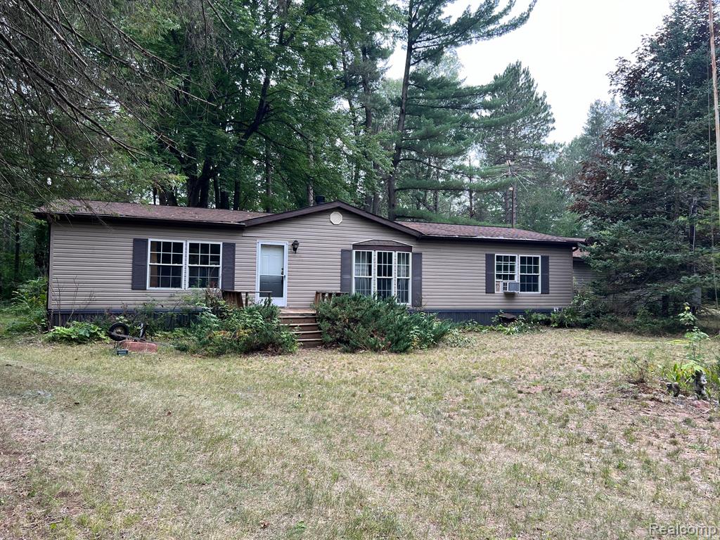 2001 Fornier Road Gladwin, MI 48624 - Photo 1 of 26
