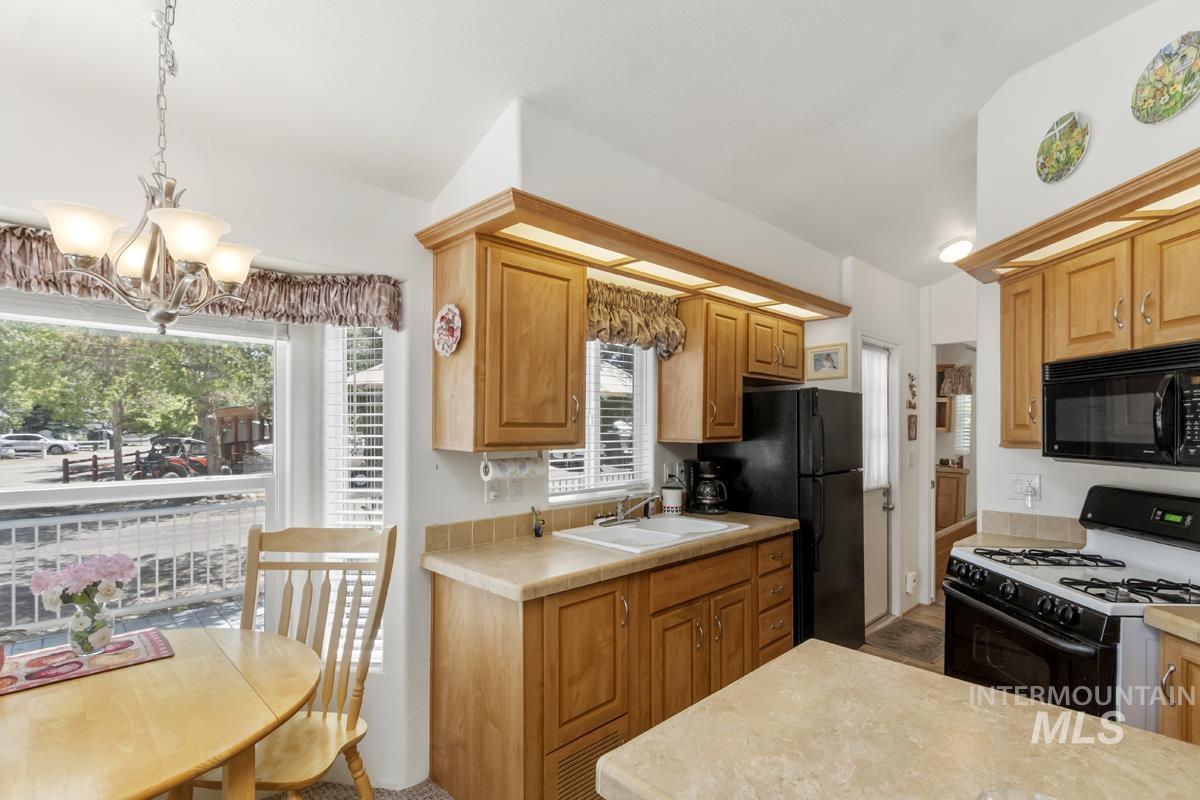 14 P Street Cascade, ID 83611 - Photo 9 of 21