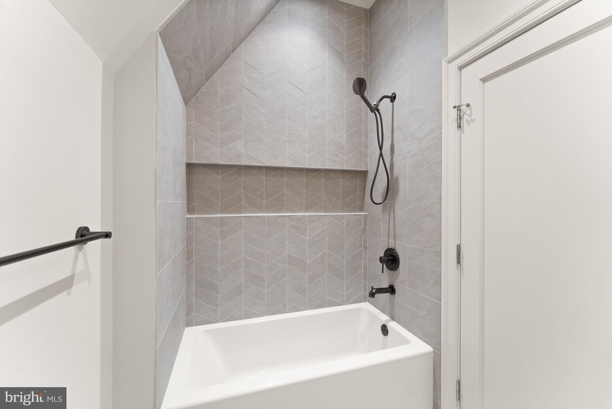 6811 Wemberly Way McLean, VA 22101 - Photo 44 of 67