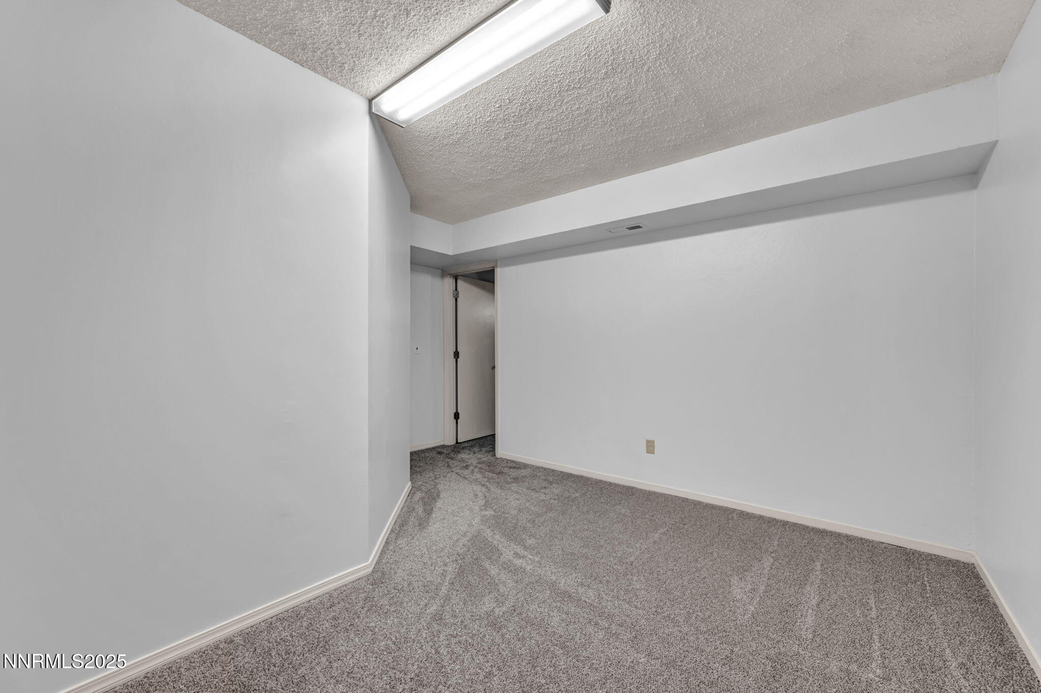 2718 Powder Drive Reno, NV 89503 - Photo 16 of 36 32-web-or-mls-2718-powder-dr