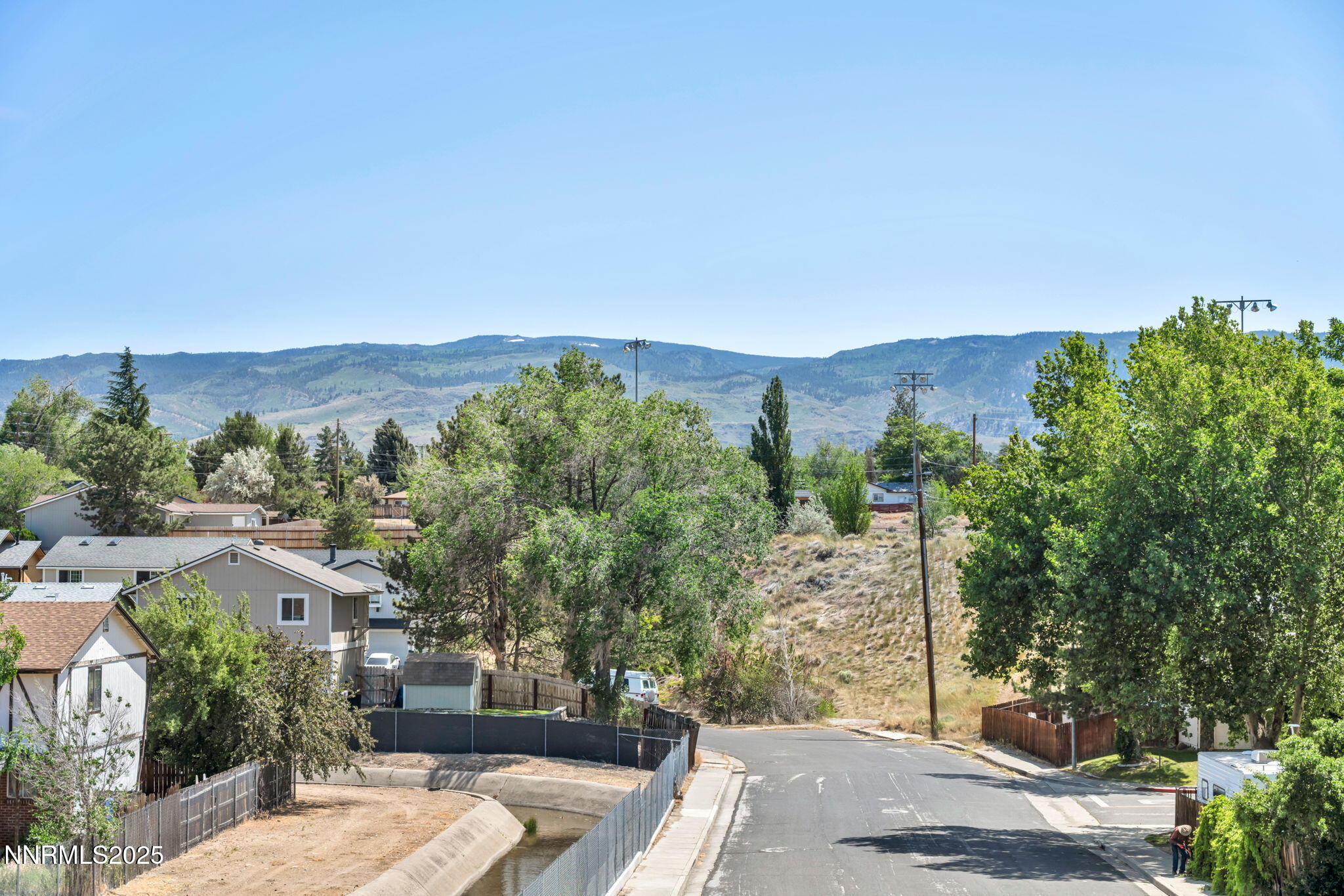 2718 Powder Drive Reno, NV 89503 - Photo 4 of 36 9-web-or-mls-2718-powder-dr