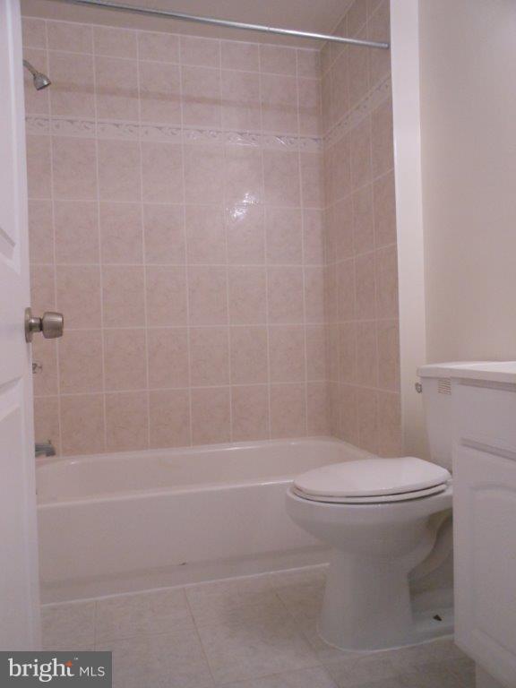 218 East Chase Street, Unit 3 Baltimore, MD 21202 - Photo 5 of 13 Full Bath #1