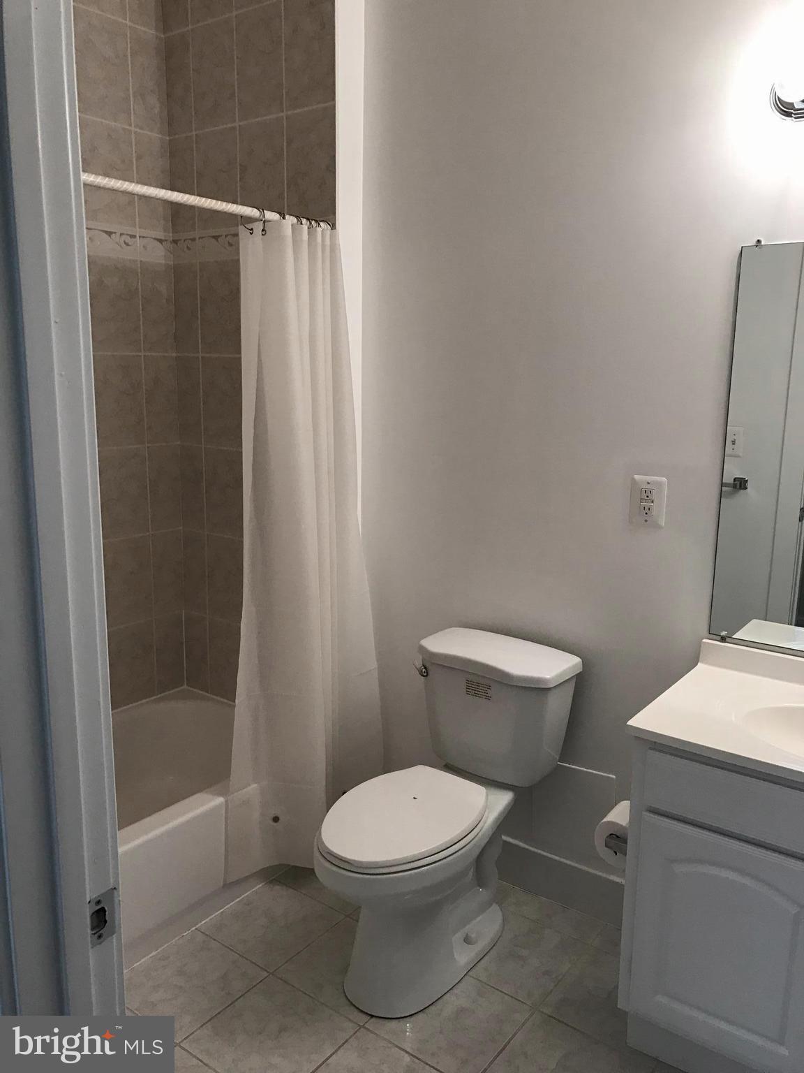 218 East Chase Street, Unit 3 Baltimore, MD 21202 - Photo 7 of 13 Full Bath #2