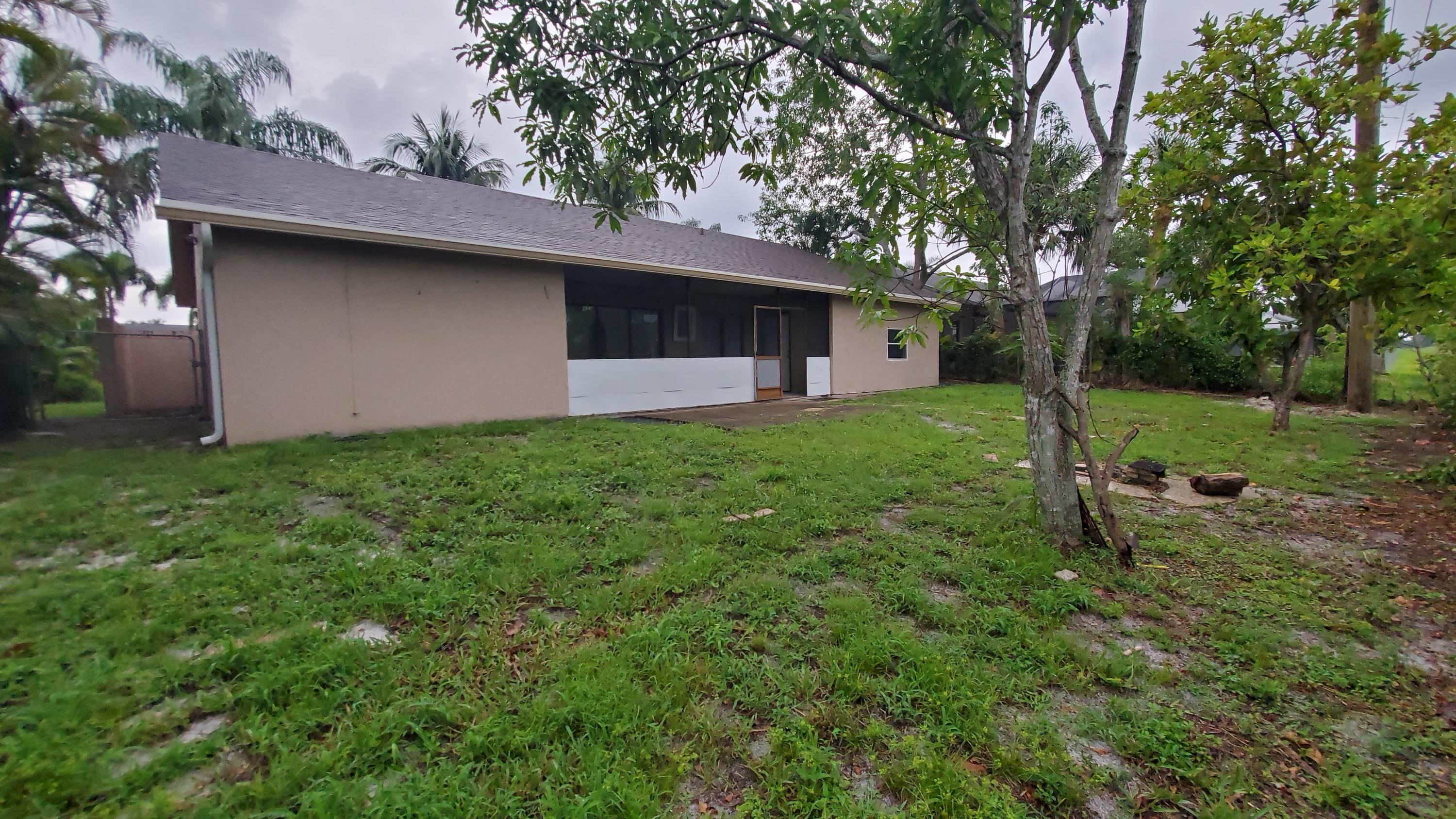 9876 Majorca Place Boca Raton, FL 33434 - Photo 28 of 33 backyard