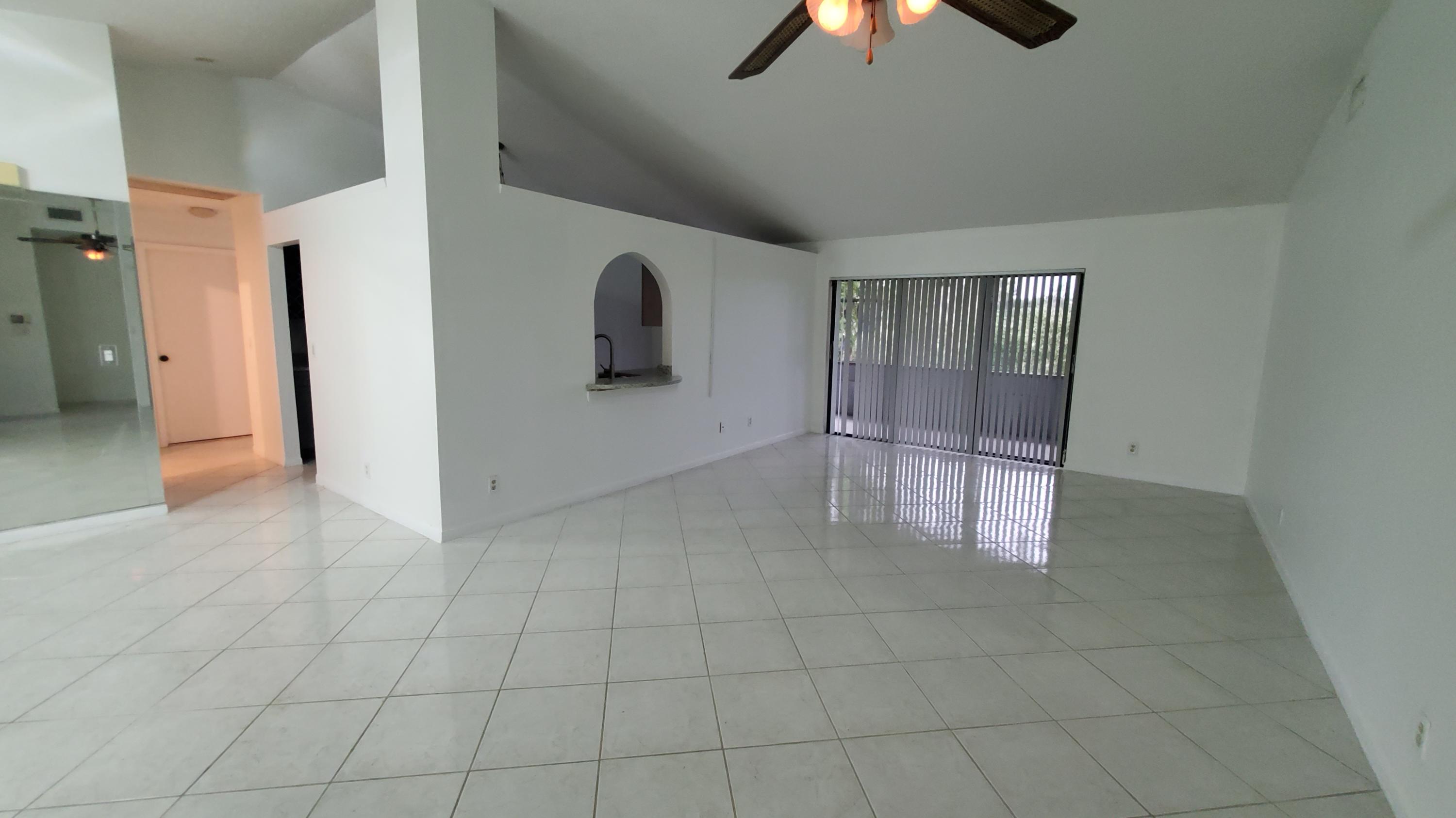 9876 Majorca Place Boca Raton, FL 33434 - Photo 3 of 33 living
