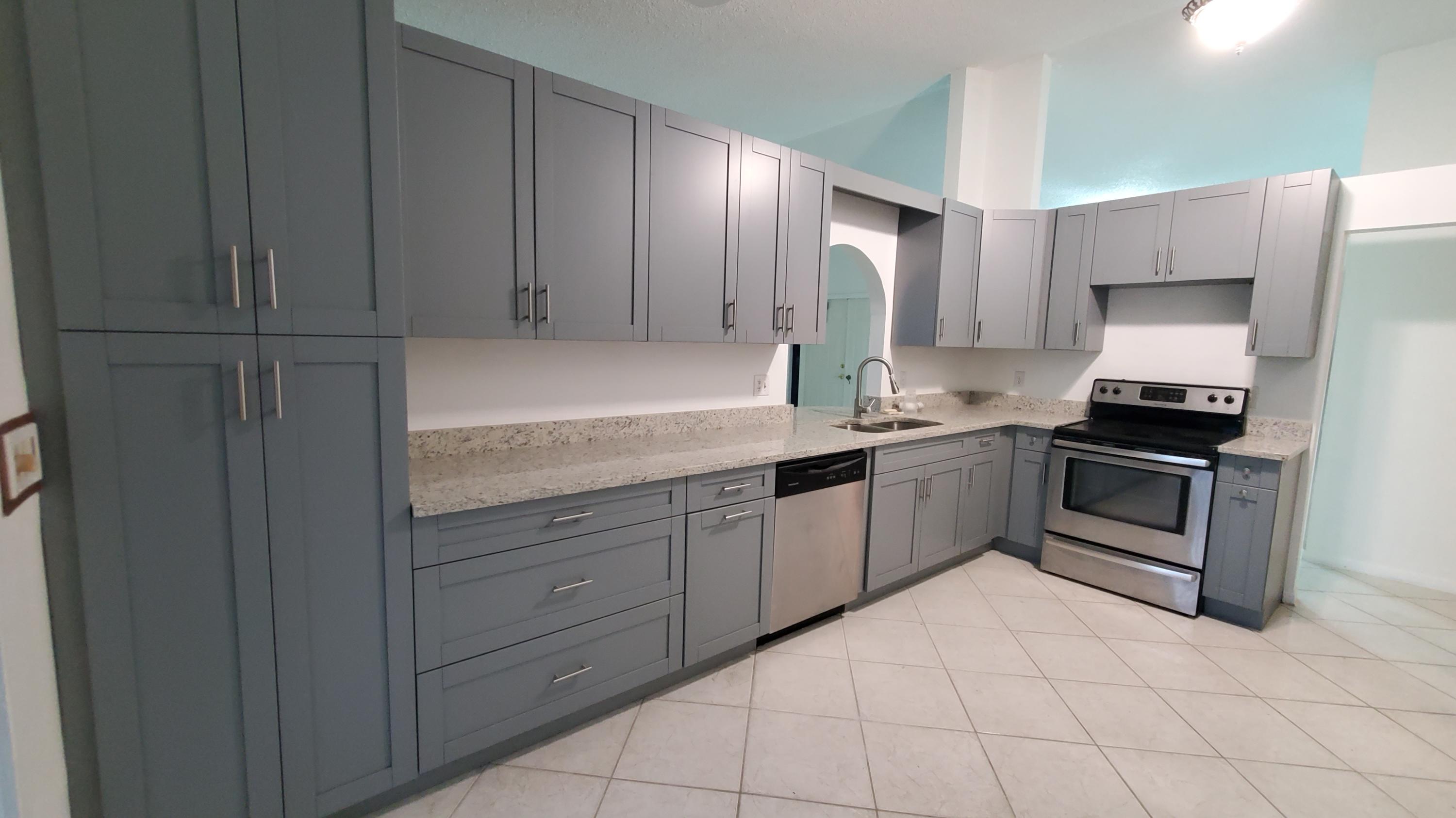 9876 Majorca Place Boca Raton, FL 33434 - Photo 6 of 33 kitchen