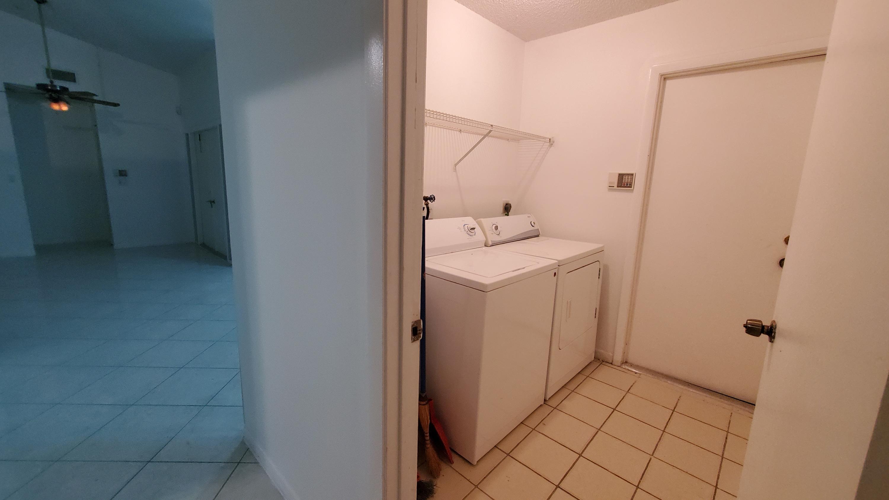 9876 Majorca Place Boca Raton, FL 33434 - Photo 9 of 33 laundry