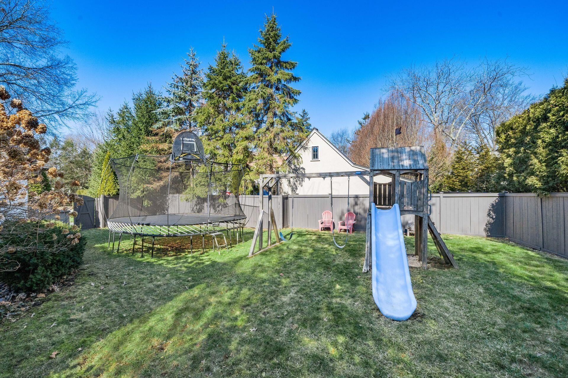 250 Ashbourne Road Bexley, OH 43209 - Photo 58 of 73 Yard Space