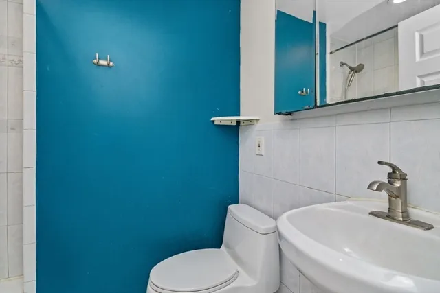 $3,800 | 41 Whittemore Road, Unit 1, Newton, MA 02458