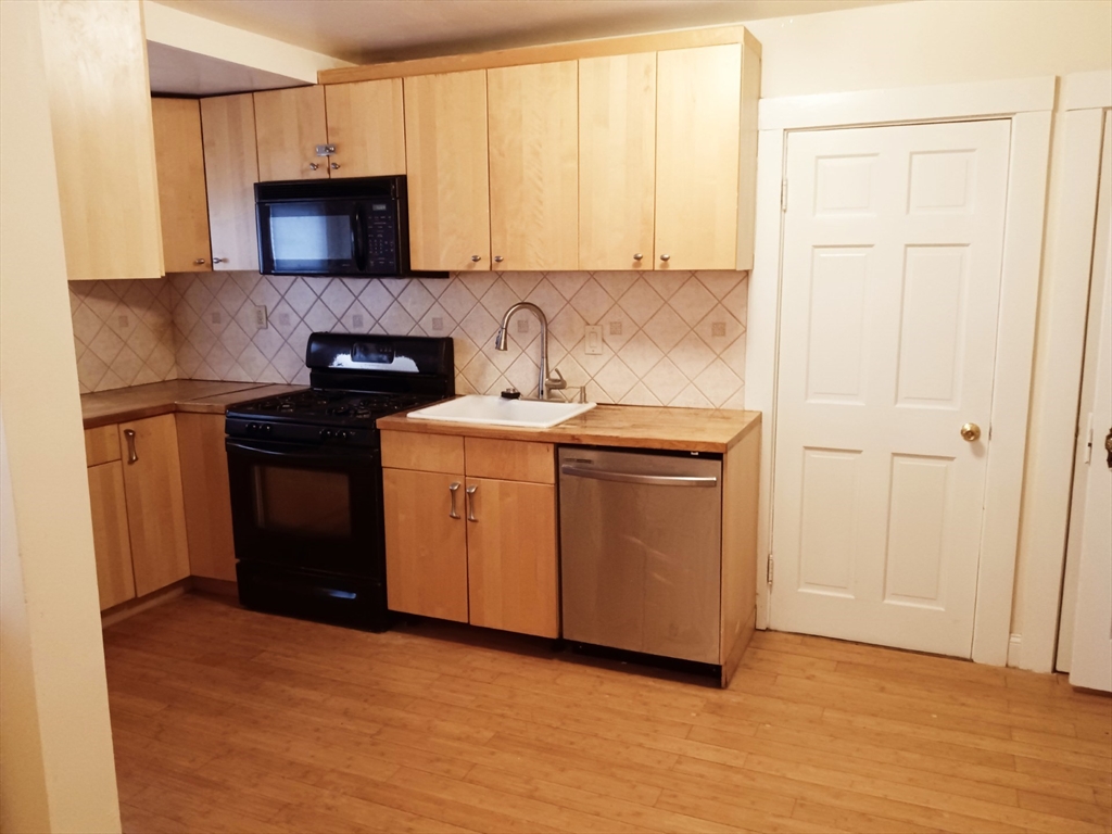 41 Whittemore Road, Unit 1 Newton, MA 02458 - Photo 7 of 15