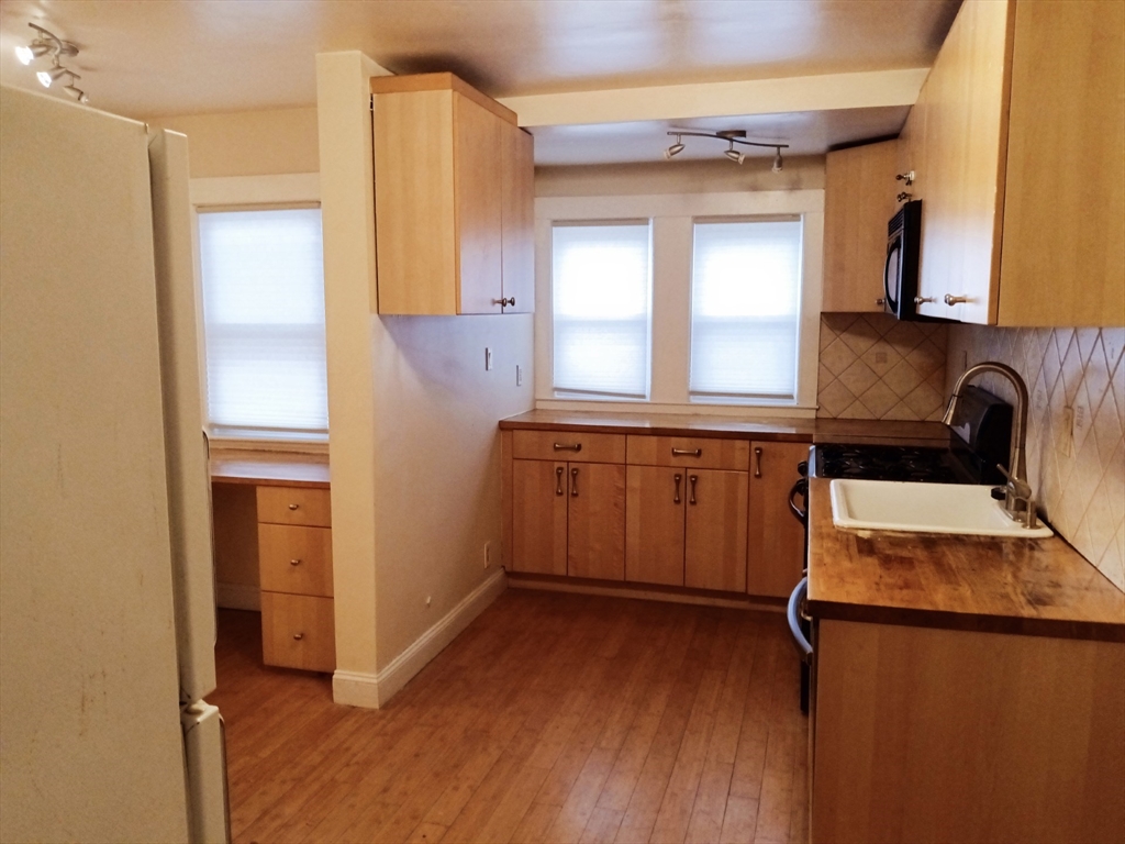 41 Whittemore Road, Unit 1 Newton, MA 02458 - Photo 8 of 15