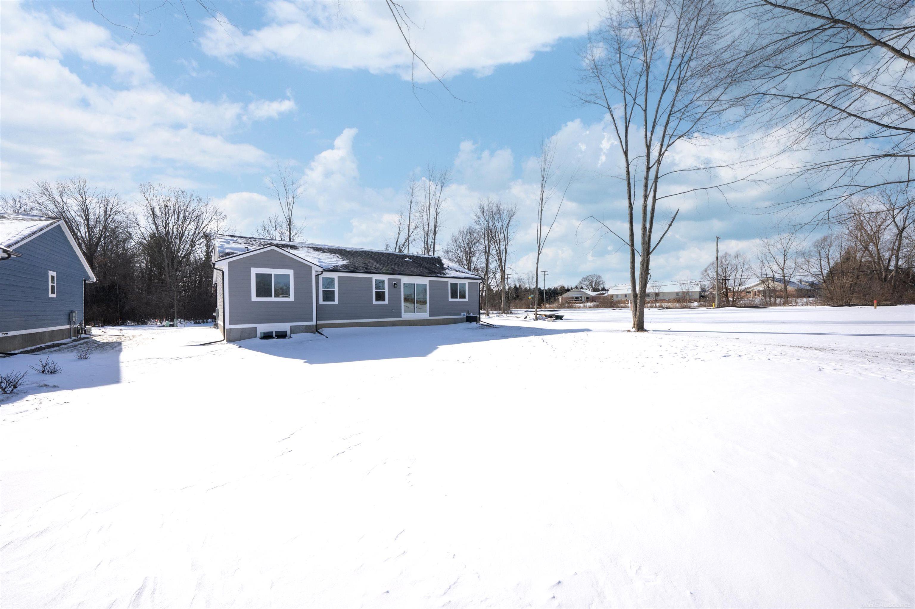 26565 Alray Street New Baltimore, MI 48051 - Photo 7 of 45 50197493-45d5a772-bc40-4f53-a9ef-92be39e9e772.JPG