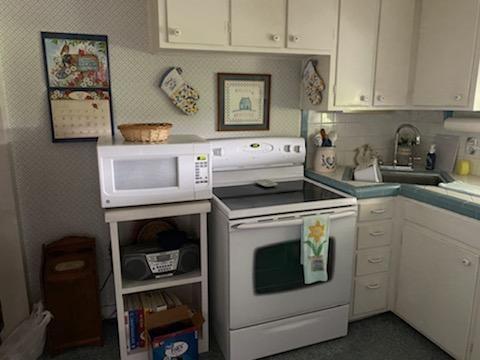 4023 Chieftan Road Irwin, PA 15642 - Photo 4 of 25 Gallery Image 4