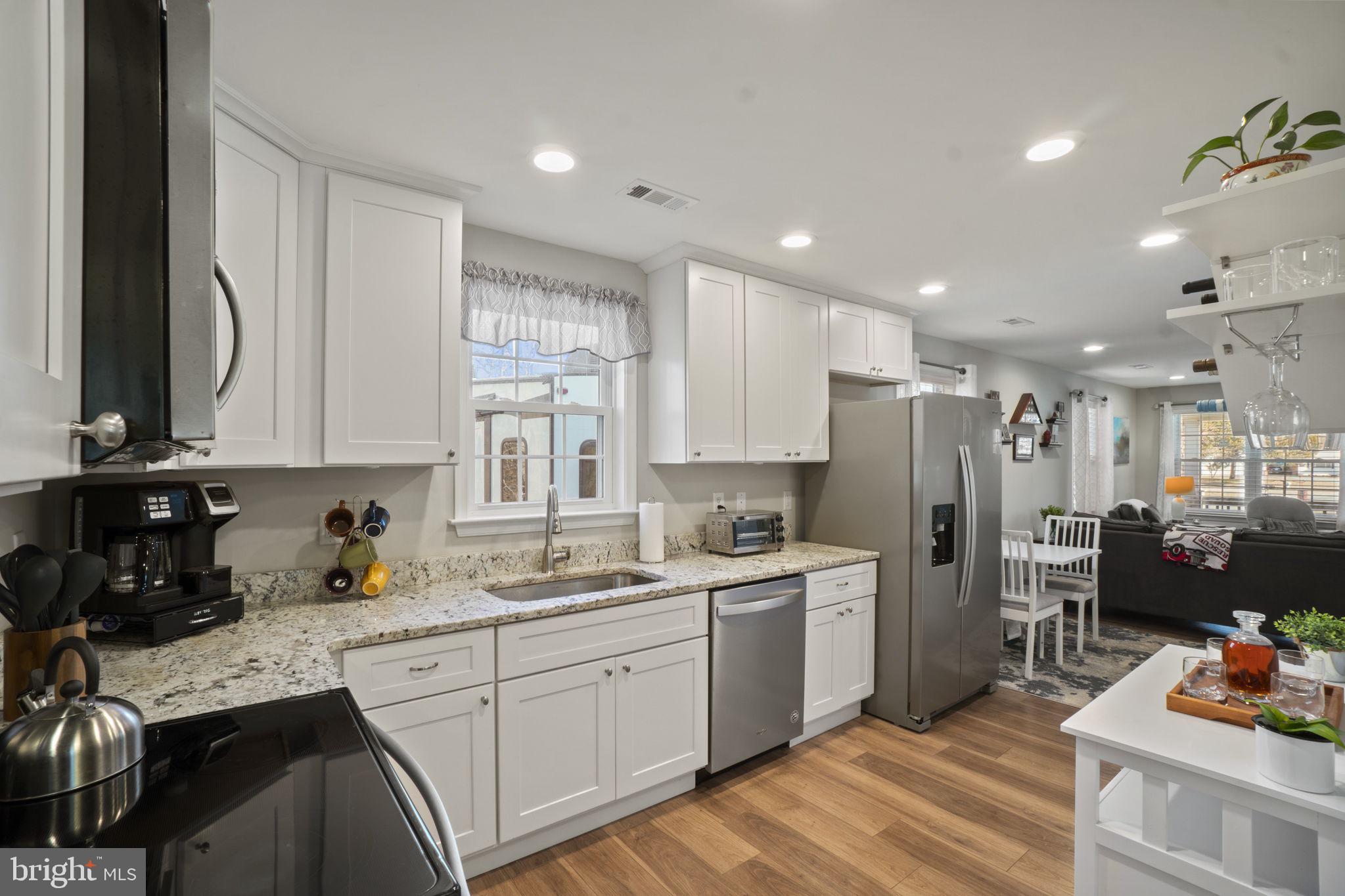 286 Colebrook Road Fredericksburg, VA 22405 - Photo 4 of 20 Granite counters, Stainless Steel Appliances