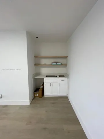 $1,300 | 800 North Federal Highway, Unit 5, Hollywood, FL 33020