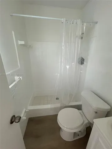 $1,300 | 800 North Federal Highway, Unit 5, Hollywood, FL 33020