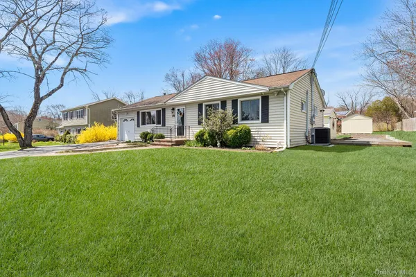 $669,000 | 3453 Flanders Drive, Yorktown Heights, NY 10598