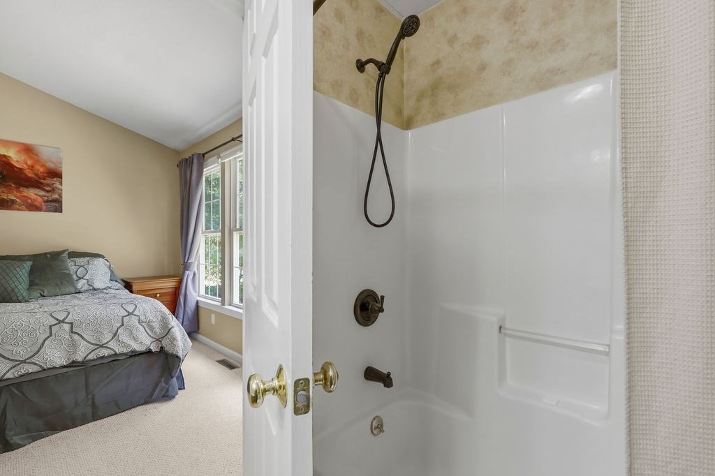 196 Raymond Road Plymouth, MA 02360 - Photo 23 of 42
