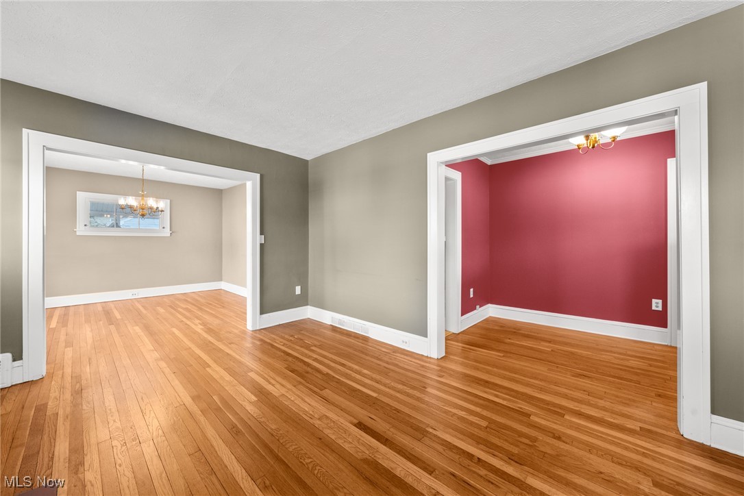 1437 Churchill Road Cleveland, OH 44124 - Photo 6 of 27