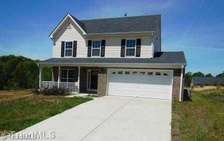 Exterior Front. Brand new custom home WAY, WAY under tax value! Open flow plan with formal dining area. Trey ceiling master with deluxe master spa bath. Large double garage with workspace area. MOVE-IN READY!