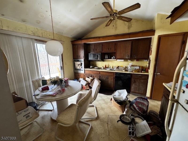 220 Brook Valley Road Montville, NJ 07082 - Photo 14 of 18