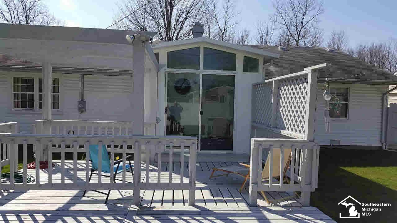 189 South Platt Road Milan, MI 48160 - Photo 10 of 16 21125514-9.JPG