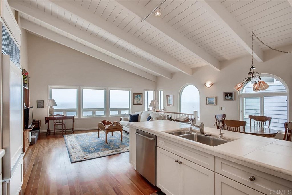 740 Neptune Avenue Encinitas, CA 92024 - Photo 11 of 24