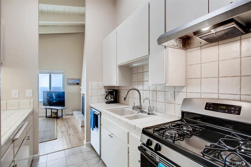 740 Neptune Avenue Encinitas, CA 92024 - Photo 19 of 24